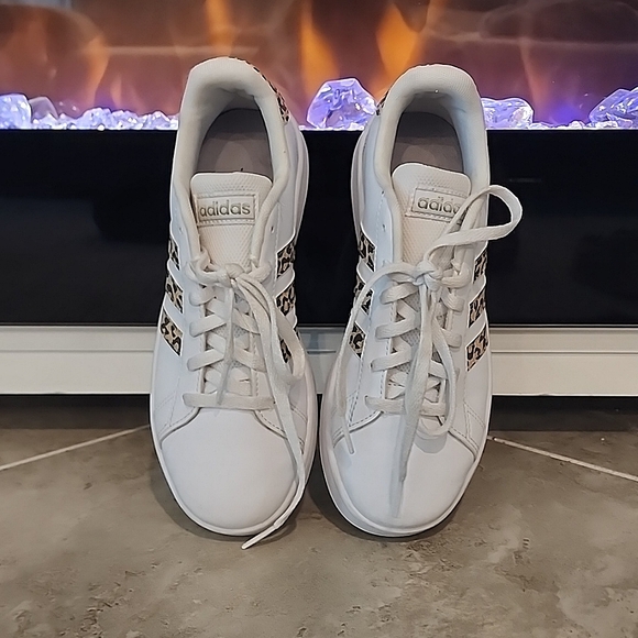 Adidas Lepoard Print Sneakers - Picture 3 of 3